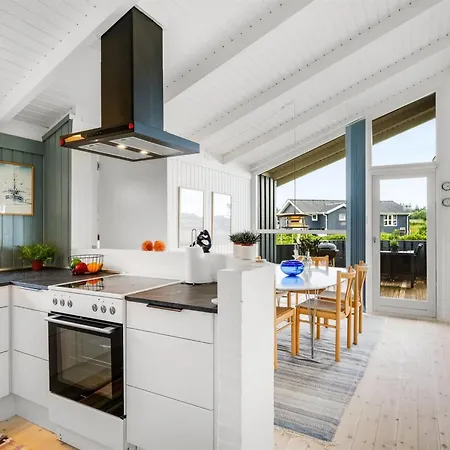 Laurentius - 300m From The Sea By Interhome Torsted