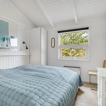 Laurentius - 300m From The Sea By Interhome
