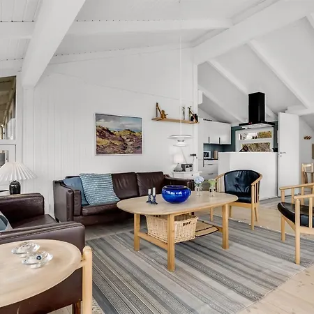 Laurentius - 300m From The Sea By Interhome Nyaraló